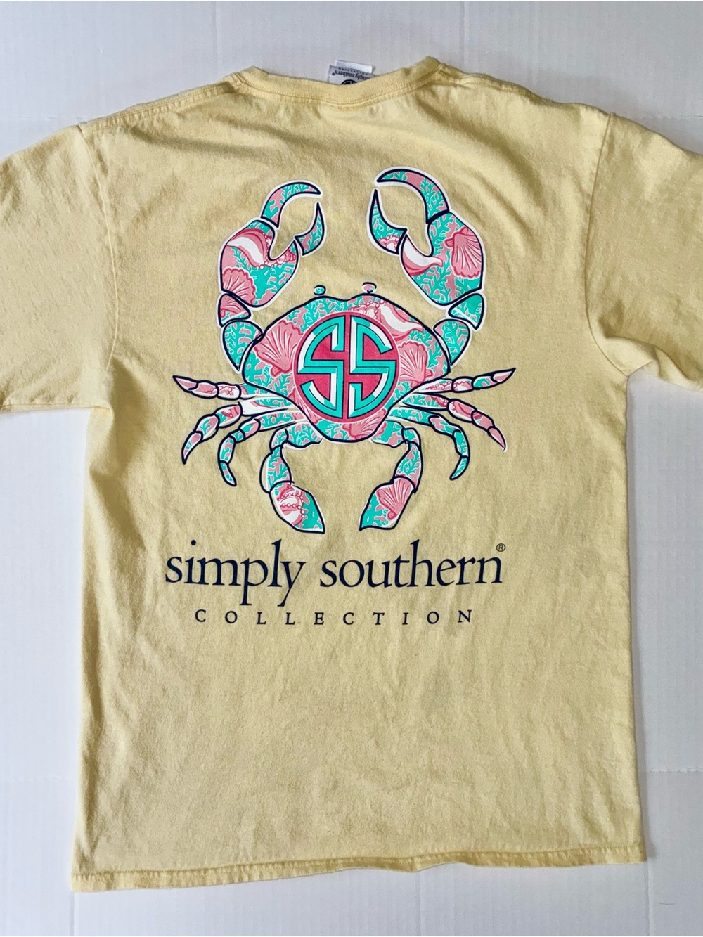 Simply Southern Women’s Yellow Short Sleeve T-Shirt W/ Crab Graphic Size Medium